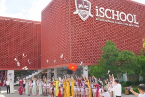 Nữ hiệu trưởng 8x và hành trình đưa công nghệ thành 'ngôn ngữ thứ 2' tại iSchool