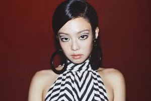 Jennie (BLACKPINK) ngược dòng thời gian với tạo hình thập niên 60 đầy ấn tượng