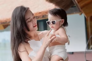 Phương Oanh tự tin khoe vóc dáng nuột nà sau khi làm mẹ