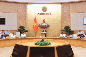 Thủ tướng chủ trì phiên họp Chính phủ về chính quyền địa phương 2 cấp - Ảnh: VGP/Nhật Bắc