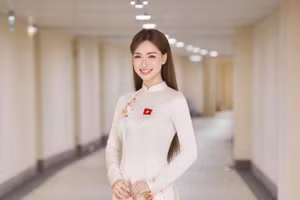 Nữ ca sĩ Hòa Minzy kêu gọi mọi người khi đi xem diễu binh diễu hành không xả rác.