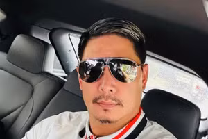 Siêu mẫu Bình Minh để râu, nhuộm tóc đầy lạ lẫm, khiến khán giả khó nhận ra