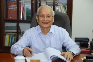 Phó Giáo sư, Tiến sĩ, Bác sĩ, Nhà giáo Nhân dân Nguyễn Võ Kỳ Anh.