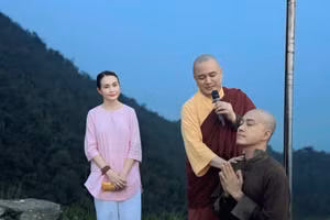 Tuấn Hưng bất ngờ cạo trọc đầu, nguyên do phía sau khiến nhiều người xúc động