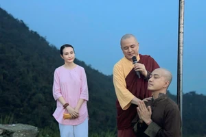 Tuấn Hưng bất ngờ cạo trọc đầu, nguyên do phía sau khiến nhiều người xúc động