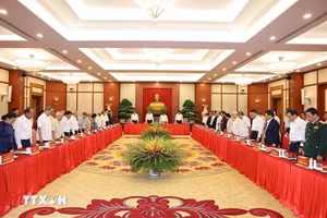 Bộ Chính trị gặp mặt lãnh đạo, nguyên lãnh đạo Đảng, Nhà nước