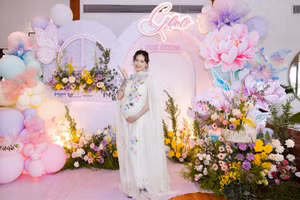 Ngô Thanh Vân gây sốt với vóc dáng xinh đẹp ở tháng cuối thai kỳ 