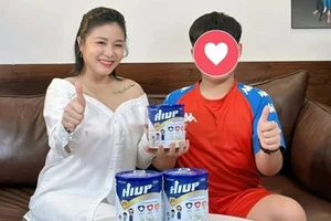 Bị xử phạt vì quảng cáo sữa giả, phản ứng của MC Hoàng Linh gây chú ý
