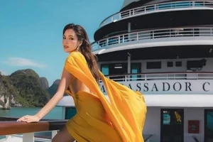 Hoa hậu Lê Hoàng Phương đẹp hút mắt giữa kỳ quan thiên nhiên