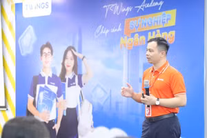 Trải nghiệm nghiệp vụ: Khoảng cách từ giảng đường đến nhà băng