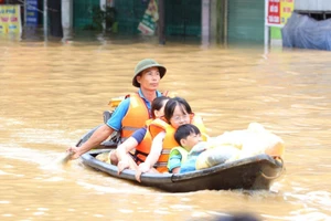 Tăng cường khả năng chống chịu rủi ro thiên tai và biến đổi khí hậu cho trẻ em