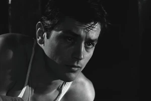 Hình ảnh thời huy hoàng của biểu tượng điện ảnh Pháp Alain Delon