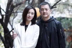 Lý Á Bằng ly hôn vợ hoa hậu kém gần 20 tuổi