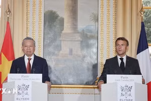 Tổng Bí thư, Chủ tịch nước Tô Lâm và Tổng thống Pháp Emmanuel Macron họp báo chung. (Ảnh: Trí Dũng/TTXVN)