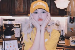 Vừa gây sốt vì hở bạo, Ngọc Trinh lại xuất hiện cực lạ nhiều người không nhận ra