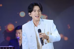 Ca sĩ Đan Trường bác tin quảng cáo sữa chữa bệnh