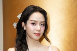 Hoa hậu Thanh Thủy xinh như công chúa trước thềm Miss International 2024