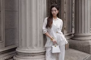 Lương Thuỳ Linh xuất hiện nổi bật, tự tin đọ sắc cùng dàn sao quốc tế 