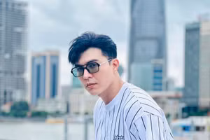 Loạt ảnh đời thường 'gây sốt' của mỹ nam phản diện trong Mưa Đỏ 