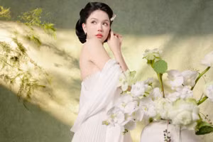 Ngọc Trinh gây chú ý với hình ảnh khác thường, ẩn ý nhắc về biến cố cuộc đời