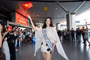 Hoa hậu Ý Nhi mang 160kg hành lý lên đường chinh chiến Miss World