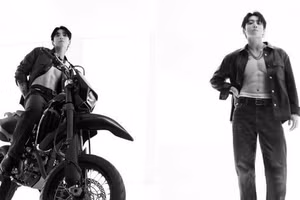 Jungkook (BTS) đốt mắt người hâm mộ, khoe body 6 múi cuồn cuộn đầy táo bạo