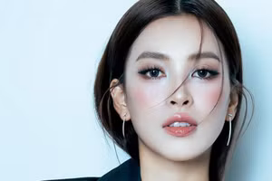 Nhan sắc mỹ nhân sở hữu gương mặt 'tỉ lệ vàng' hiện ra sao sau 7 năm đăng quang