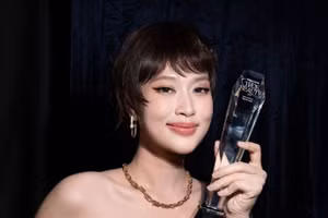 Hoa hậu Thiên Ân gây bất ngờ với diện mạo mới, lập 'cú đúp' giải thưởng điện ảnh