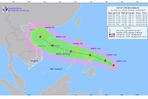 Biển Đông chuẩn bị đón cơn bão số 10, mỗi giờ đi được khoảng 15km