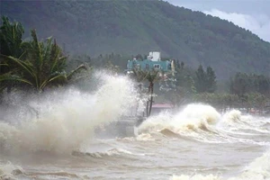 Bão Fengshen giật cấp 12, mỗi giờ đi được khoảng 20km