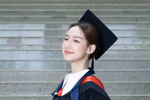Hoa hậu Bảo Ngọc khẳng định sức mạnh của tri thức, xuất sắc tốt nghiệp loại giỏi