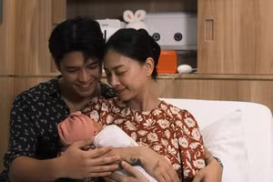 Ông xã kém 11 tuổi gây xúc động mạnh sau khi Ngô Thanh Vân sinh con gái đầu lòng