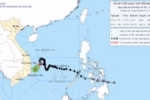 Áp thấp nhiệt đới suy yếu thành vùng áp thấp, miền Trung tiếp tục mưa lớn