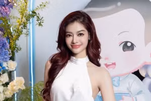 Á hậu Kiều Loan tất bật chuẩn bị tiệc thôi nôi cho bé trai bí ẩn