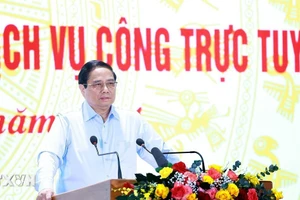 Thủ tướng Phạm Minh Chính phát biểu tại Hội nghị chuyên đề nâng cao hiệu quả cung cấp và sử dụng dịch vụ công trực tuyến. (Ảnh: Dương Giang/TTXVN).