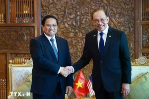 Thủ tướng Phạm Minh Chính hội đàm hẹp với Thủ tướng Malaysia Anwar Ibrahim. (Ảnh: Dương Giang/TTXVN).