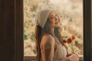 Nhã Phương gây sốt với màn về dáng thần tốc sau sinh