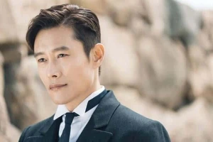 Tài tử tai tiếng Lee Byung Hun lọt top 10 diễn viên xuất sắc nhất năm 2025
