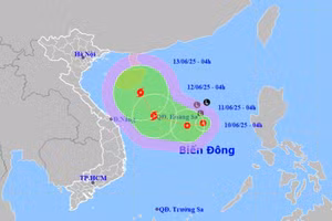 Áp thấp nhiệt đới có khả năng mạnh lên thành bão vào ngày 12/6.