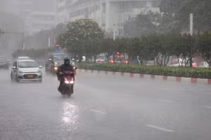 Hà Nội chuẩn bị có mưa to đến rất to, đề phòng ngập úng và dông lốc