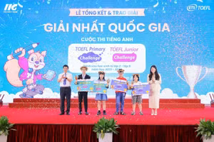 Trao giải cuộc thi nâng cao kỹ năng tiếng Anh cho trẻ em