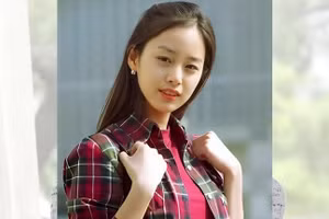 Nữ diễn viên U50 xinh đẹp đến mức được săn đón nồng nhiệt mỗi khi ra khỏi nhà