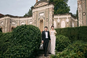 Hé lộ loạt ảnh cưới chưa từng tiết lộ của Hoa hậu Đỗ Thị Hà tại trời Âu 