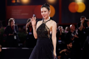 Son Ye Jin 'đẹp không tưởng' tại Liên hoan phim Venice Venice