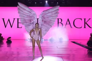 Dàn thiên thần nóng bỏng Victoria's Secret chính thức trở lại