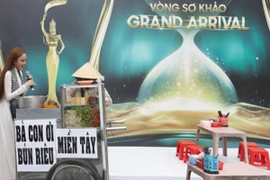 Thí sinh lái mô tô, cưỡi voi, mang xe bún riêu đến Miss Grand Vietnam 2025
