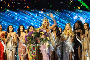 Người đẹp Đan Mạch đăng quang Miss Universe 2024