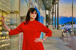 'Nữ hoàng ảnh lịch' vang bóng một thời mắc kẹt ở nước ngoài vì siêu bão Ragasa