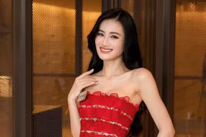 Hoa hậu Ý Nhi tự tin xuất hiện trên kênh tin tức lớn của Ấn Độ