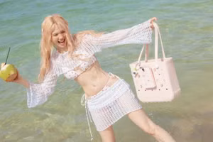 Ngọc Trinh gây sốt với cách phối bikini sáng tạo